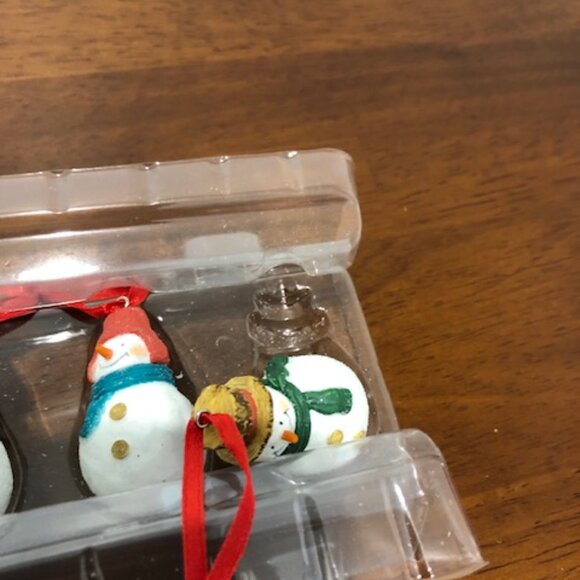 Hallmark Let It Snowmen Christmas Tree Ornament Set Pre-Owned. - Picture 5 of 10